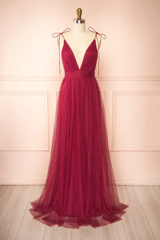 Lace bridesmaid dress for vintage-inspired weddings -Hyedi Burgundy | Tulle Gown with Plunging Neckline Lace bridesmaid dress for vintage-inspired weddings -Hyedi Burgundy | Tulle Gown with Plunging Neckline