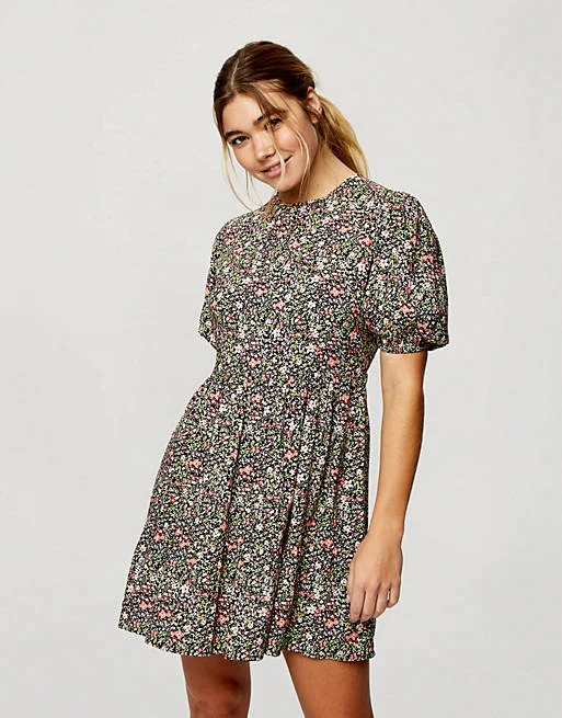 Women’s pink glitter prom dress for a playful style -Cluster Tea Print Dress Black