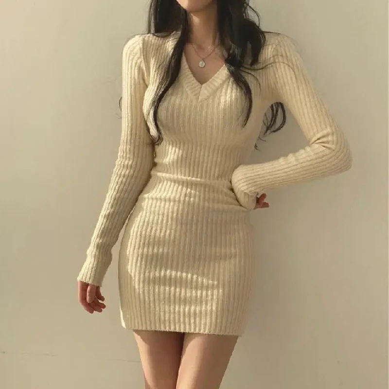Women’s black chiffon prom dress with delicate lace details -Helene Knitted Woolen Dress Women’s black chiffon prom dress with delicate lace details -Helene Knitted Woolen Dress