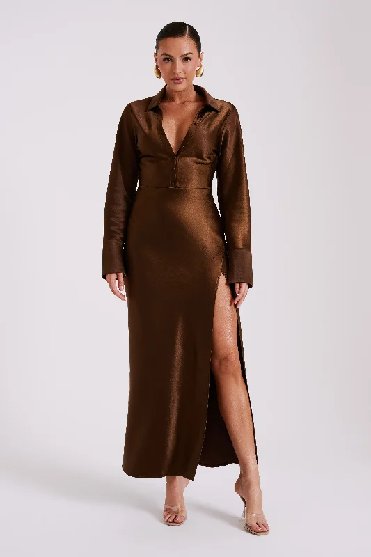 Women’s body-hugging dress for a party look -Whitley Satin Collared Maxi Dress - Dark Brown Women’s body-hugging dress for a party look -Whitley Satin Collared Maxi Dress - Dark Brown