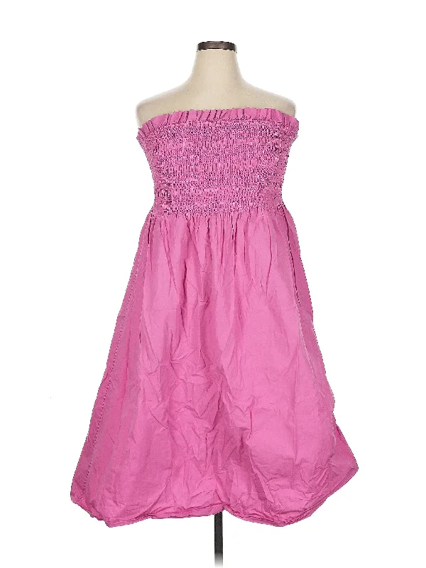 Cocktail dress with tiered hemline for playful style -Cocktail Dress