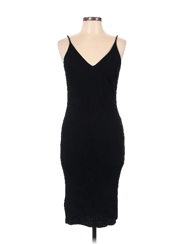 Cocktail dress with deep scoop neckline for bold appearance -Cocktail Dress