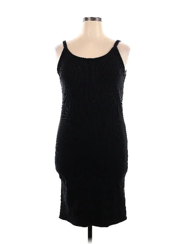 Cocktail dress with plunging back for allure -Cocktail Dress