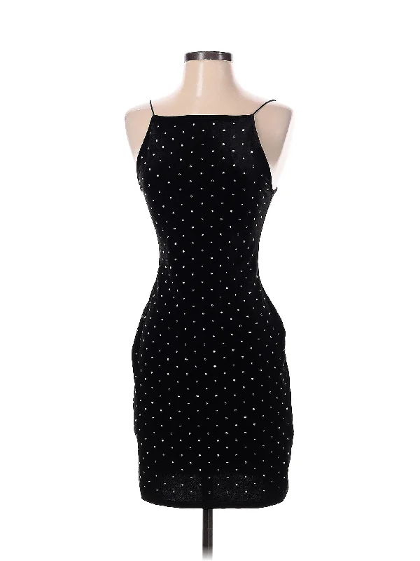 Cocktail dress with deep neckline for sultry look -Cocktail Dress