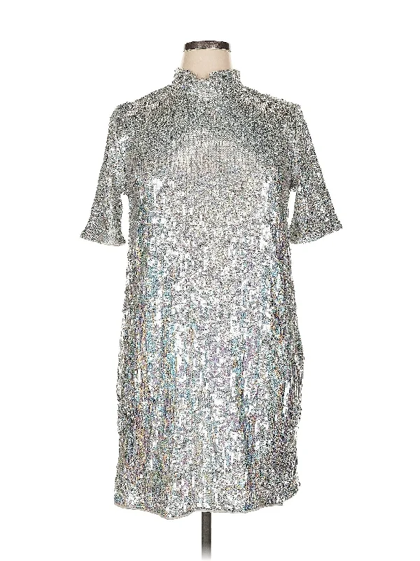 Cocktail dress with lace back for elegance -Cocktail Dress