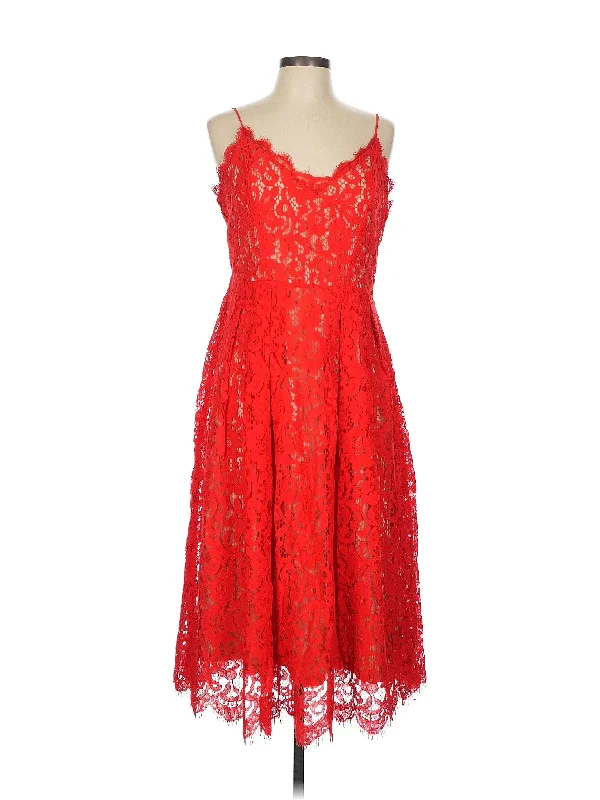 Cocktail dress with metallic fabric for shine -Cocktail Dress
