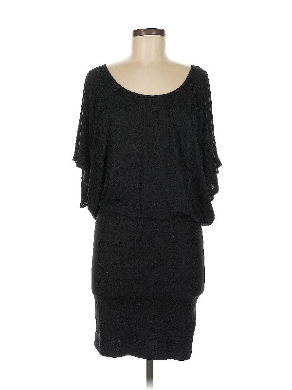 Cocktail dress with floral embroidery for charm -Cocktail Dress