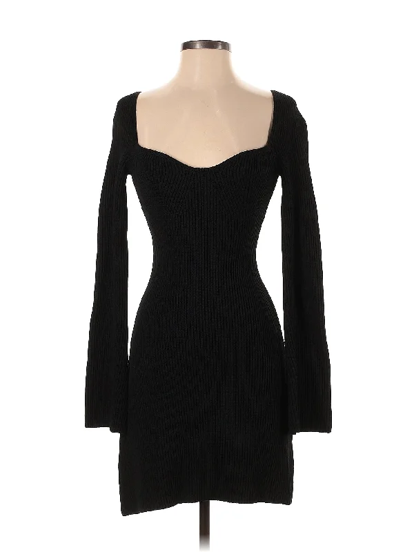 Cocktail dress with draped fabric for movement -Cocktail Dress