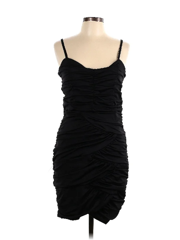 Cocktail dress with metallic accents for shine -Cocktail Dress