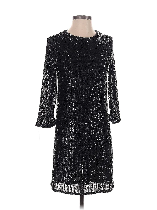 Cocktail dress with ruched detailing for flattering fit -Cocktail Dress