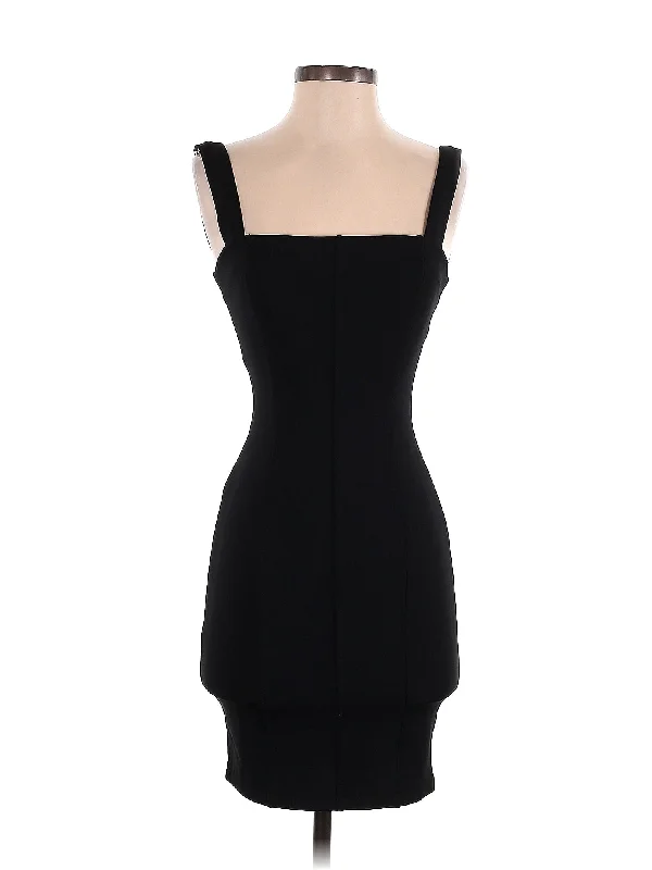 Cocktail dress with tulle skirt for volume -Cocktail Dress