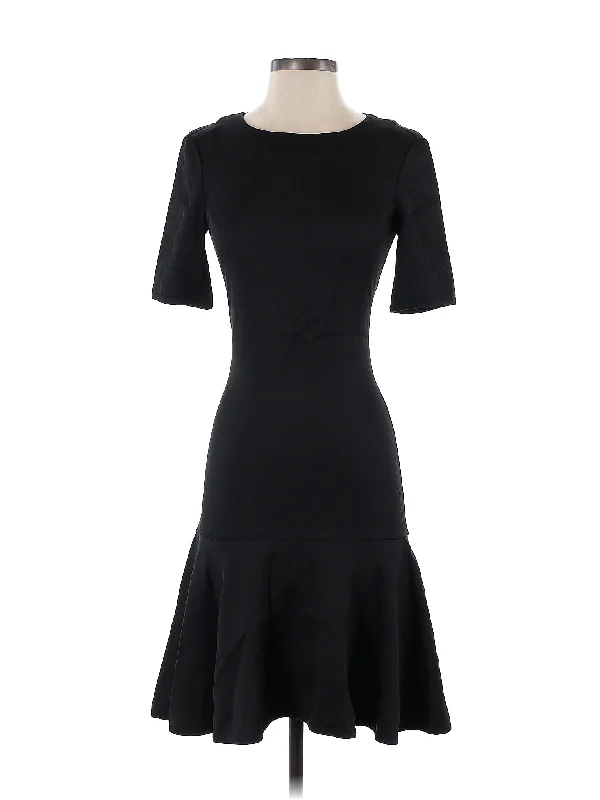 Cocktail dress with pleated skirt for volume -Cocktail Dress