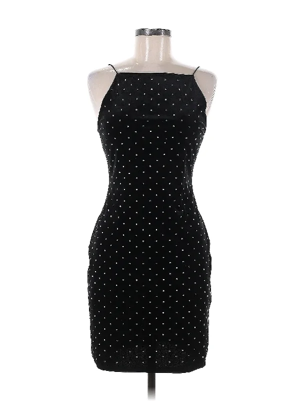 Black cocktail dress for classic look -Cocktail Dress