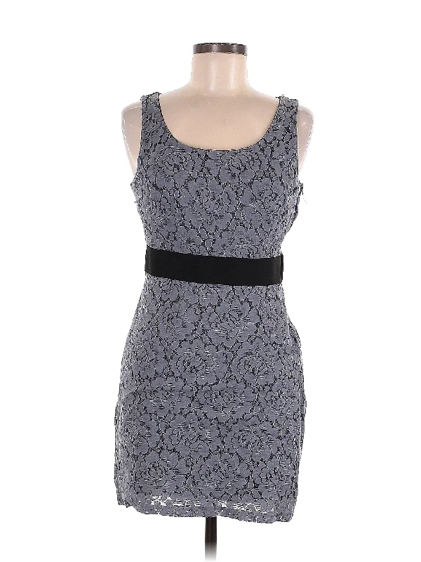 Cocktail dress with lace and satin mix for luxurious style -Cocktail Dress