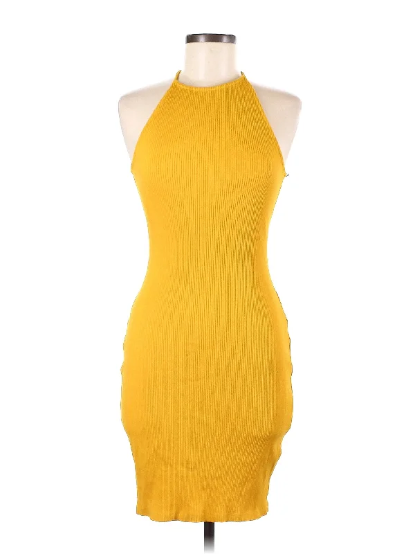 Cocktail dress with ruched bodice for flattering fit -Cocktail Dress
