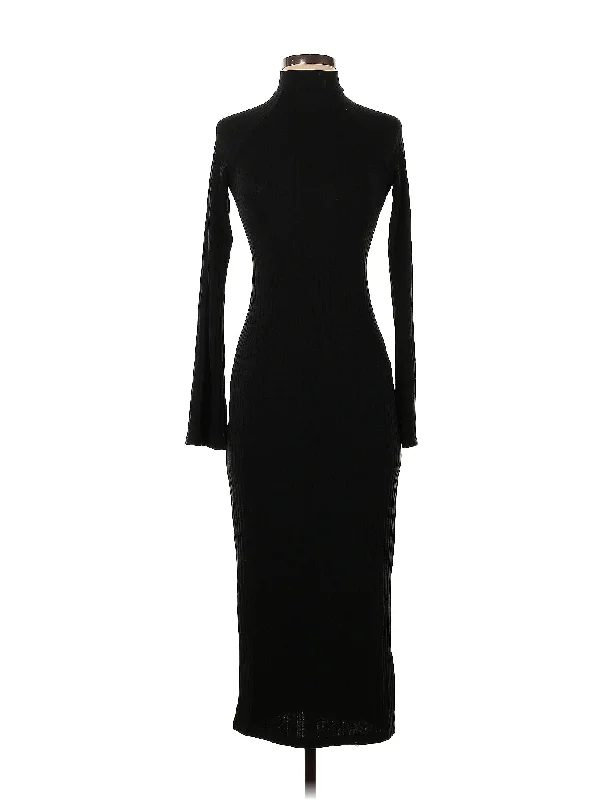 Cocktail dress with deep V-neck for bold look -Cocktail Dress