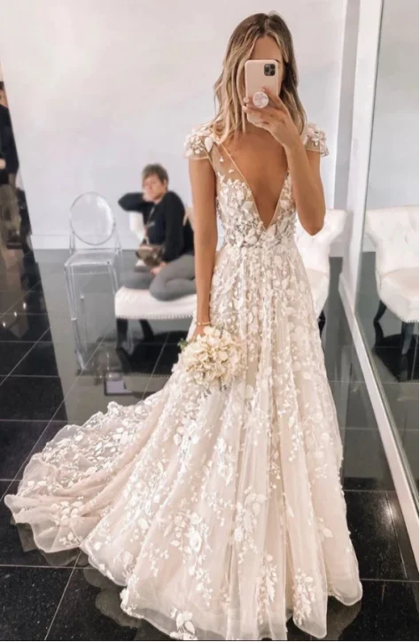 A-line Lace V-Neck Vintage Cap Sleeves Romantic Wedding Dresses Elegant Evening Dress c3286 A-line Lace V-Neck Vintage Cap Sleeves Romantic Wedding Dresses Elegant Evening Dress c3286