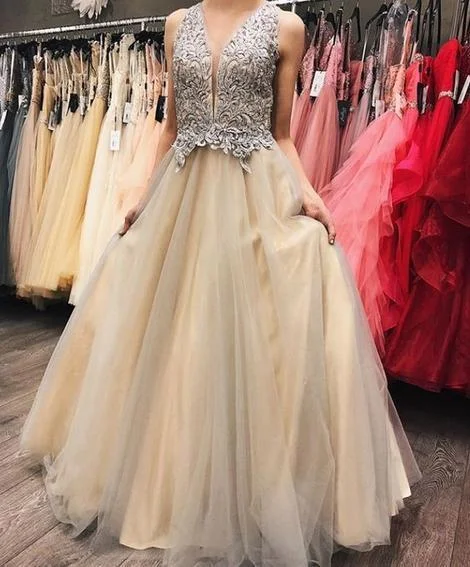 Charming Prom Dress,Tulle Wedding Dresses,Appliques Prom Dresses,V-Neck Prom Gown cg20973 Charming Prom Dress,Tulle Wedding Dresses,Appliques Prom Dresses,V-Neck Prom Gown cg20973
