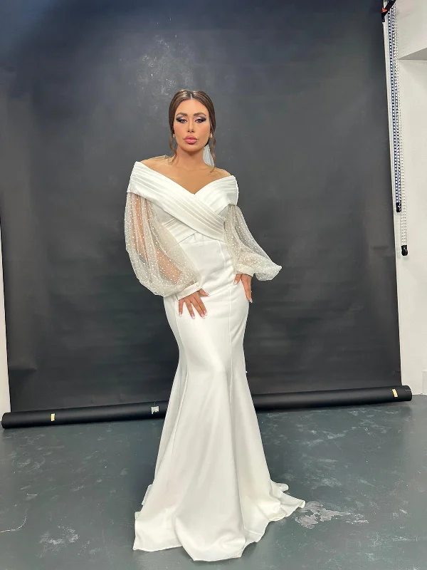 Boho wedding dress with loose silhouette for comfort -Off-Shoulder Wedding Dress _ Rent Boho wedding dress with loose silhouette for comfort -Off-Shoulder Wedding Dress _ Rent