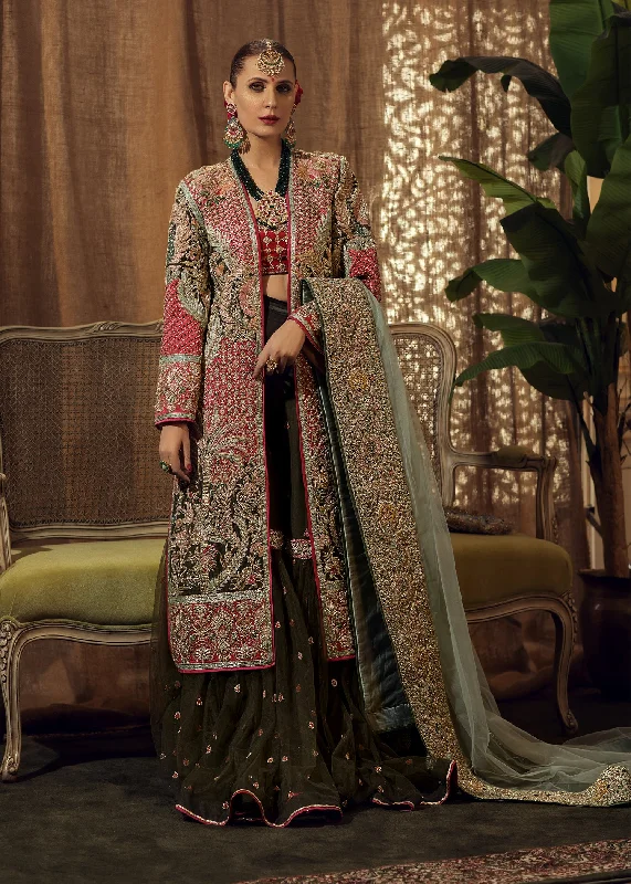 Wedding dress with lace train for sophisticated look -Pakistani Bridal Dress Sharara Gown Style Wedding dress with lace train for sophisticated look -Pakistani Bridal Dress Sharara Gown Style