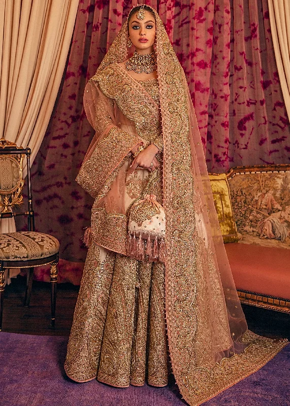 Elegant wedding dress with beaded straps for extra sparkle -Pakistani Bridal Wedding Lehnga Choli Dress with traditional purse Elegant wedding dress with beaded straps for extra sparkle -Pakistani Bridal Wedding Lehnga Choli Dress with traditional purse