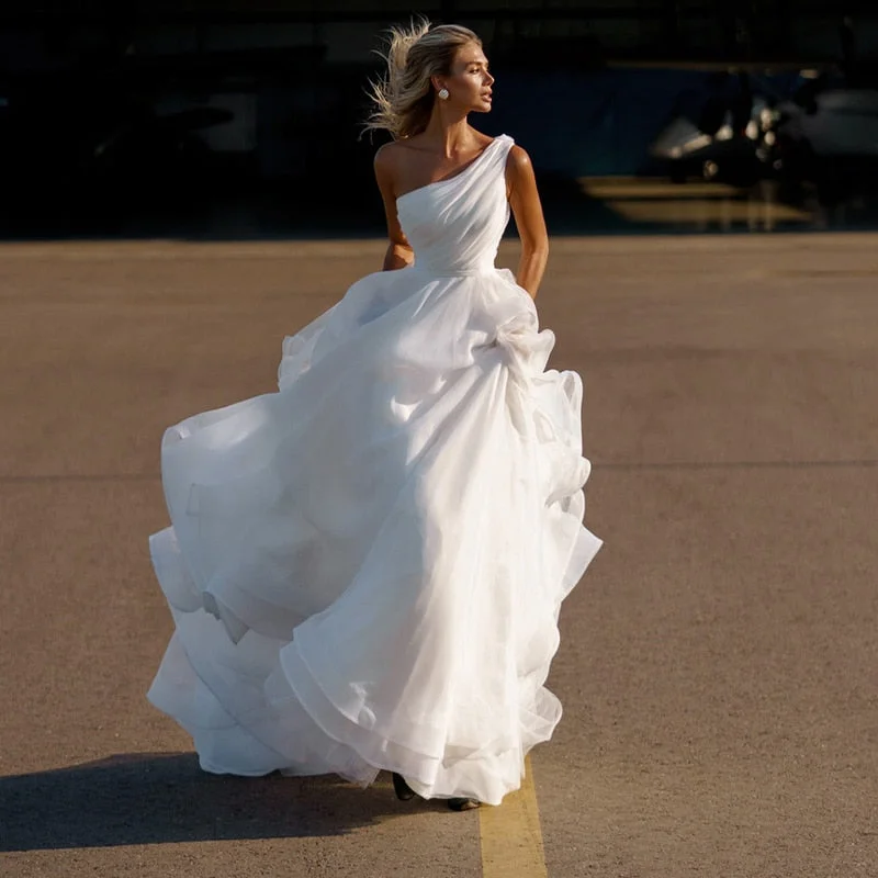 Princess One Shoulder A Line Wedding Dresses Sleeveless Pleat Floor Length Bohemian Beach Boho Custom Made Size Robe De Mariee Princess One Shoulder A Line Wedding Dresses Sleeveless Pleat Floor Length Bohemian Beach Boho Custom Made Size Robe De Mariee