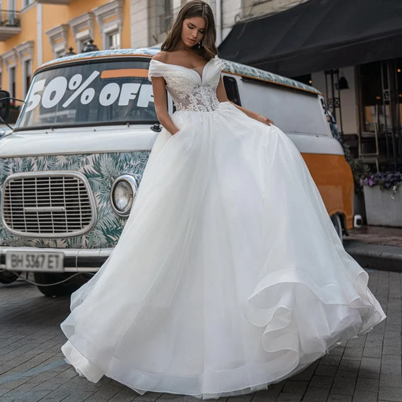 Princess V-Neck Lace Wedding Dress Ball Gown 2022 Off The Shoulder Bride Dress Lace Up Back Pleats Robe De Mariée Custom Made Princess V-Neck Lace Wedding Dress Ball Gown 2022 Off The Shoulder Bride Dress Lace Up Back Pleats Robe De Mariée Custom Made