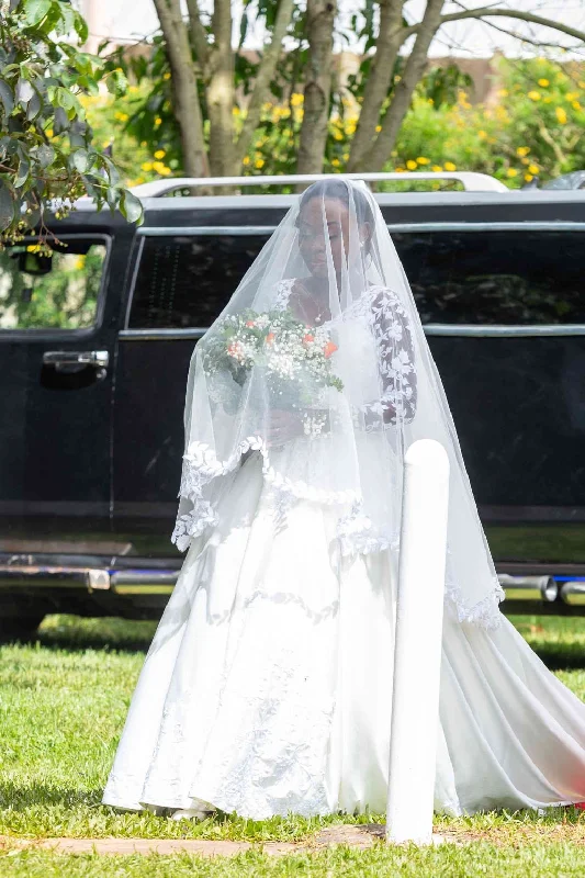 Off-shoulder wedding dress for romantic style -The Kensington Dream (Princess Kate Inspired) Off-shoulder wedding dress for romantic style -The Kensington Dream (Princess Kate Inspired)